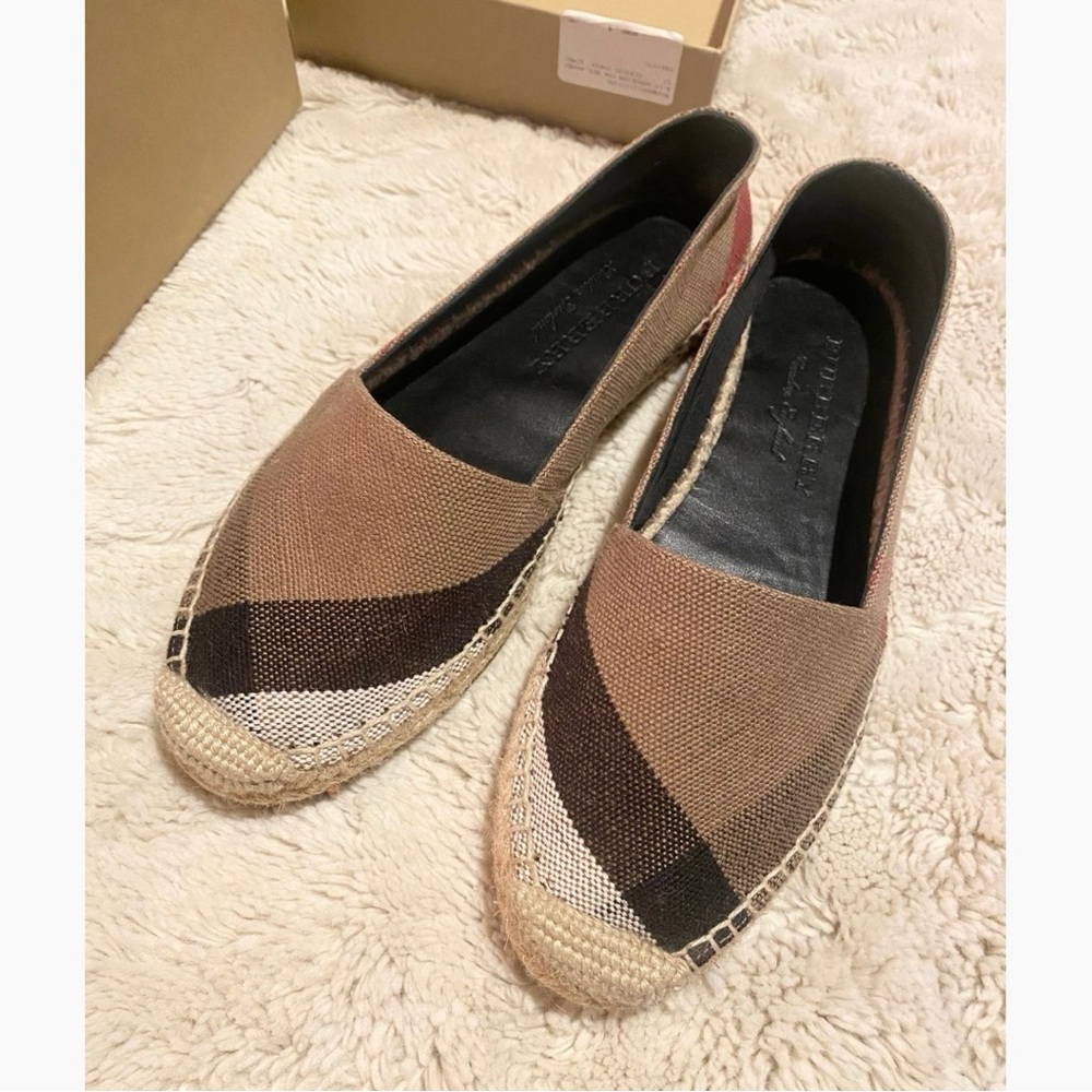 BURBERRY BRIT ESPADRILLES HODGESON FLAT ESPADRILLE
